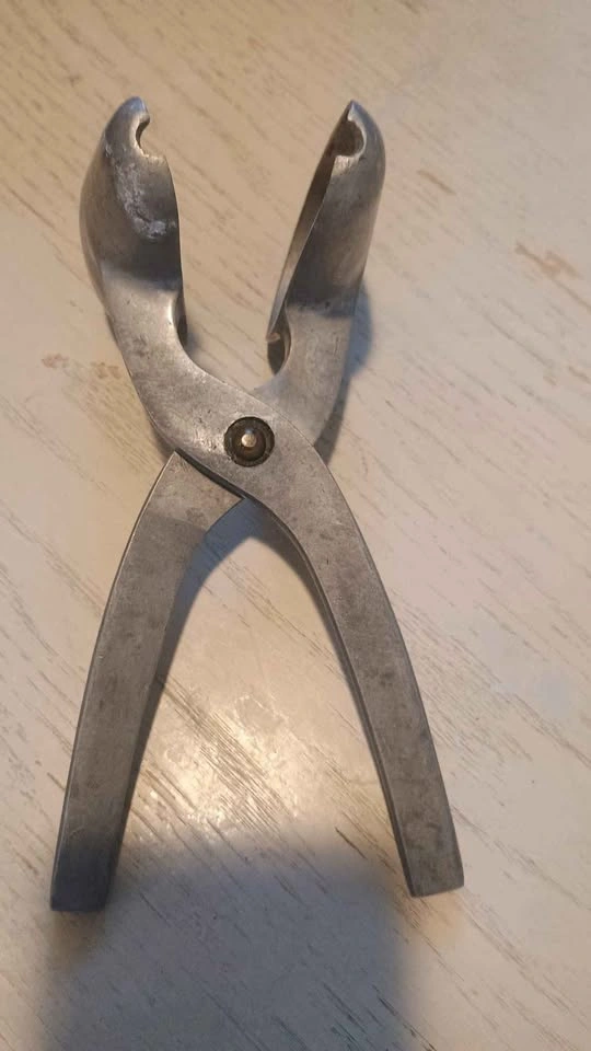 Griffith Laboratories Chicago Vintage Aluminum Food Tongs - photo 2