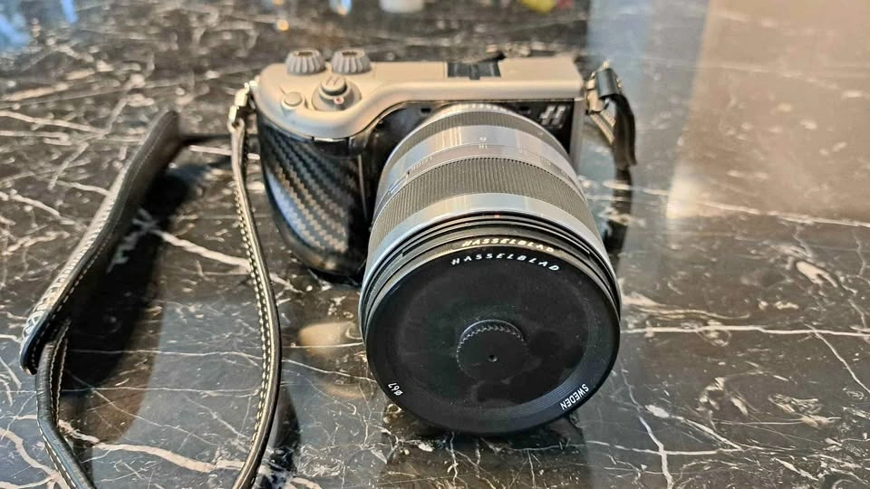 Hasselblad Lunar Kit LF 18-200mm Lens, case, bag, card reader