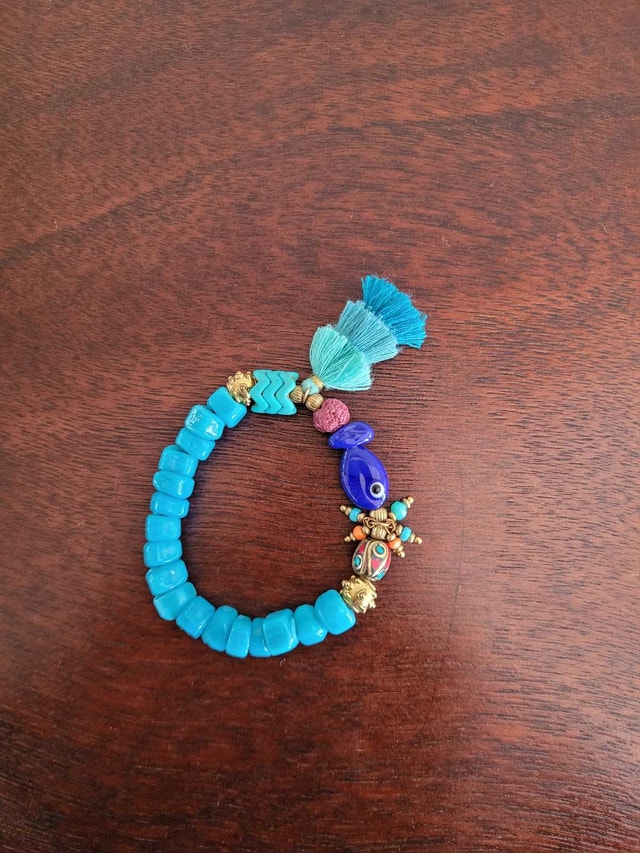 New Women's Turquoise Beaded Tassel Bracelet with Blue Accents