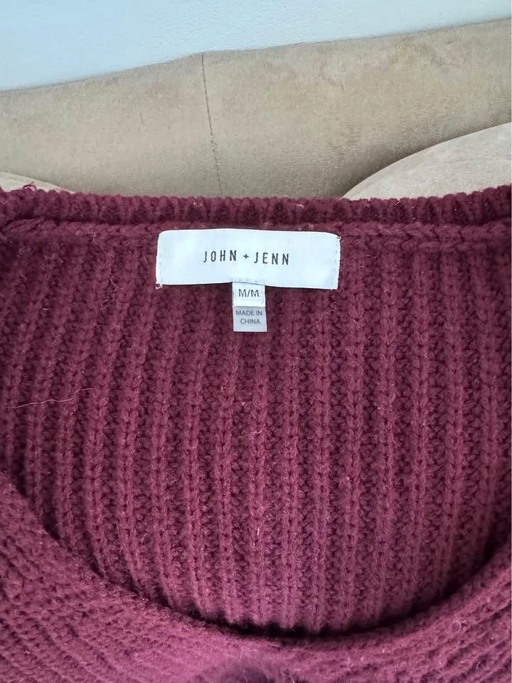 Set of women’s medium sweaters - photo 4