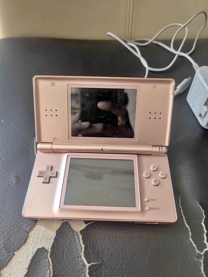 Nintendo DS Lite