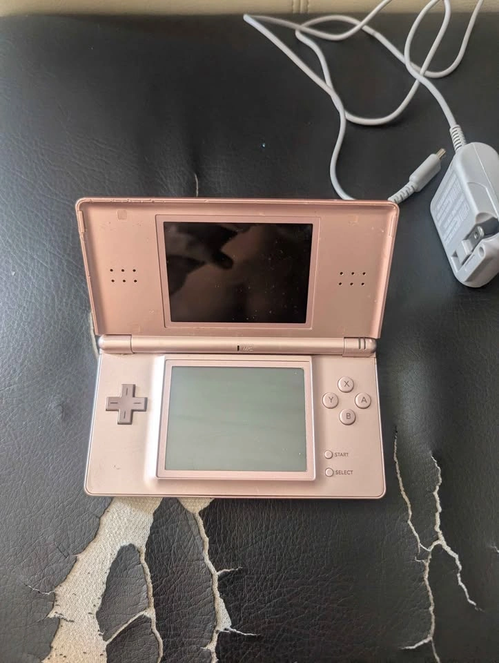 Nintendo DS Lite - photo 2