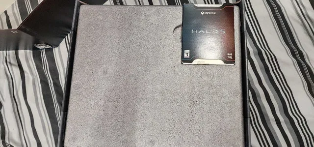 Halo 5 Guardians Collector's Edition - photo 3