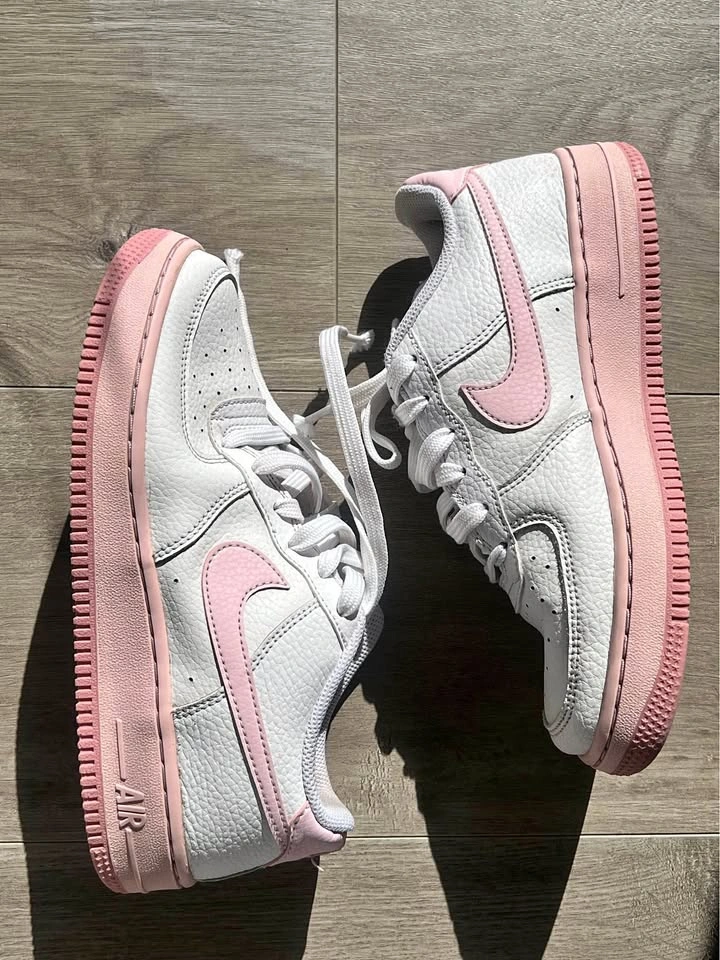 Nike Air Force 1 Low White and Pink 38