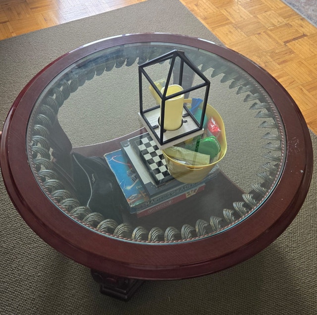 Stunning Round Glass Top Coffee Table