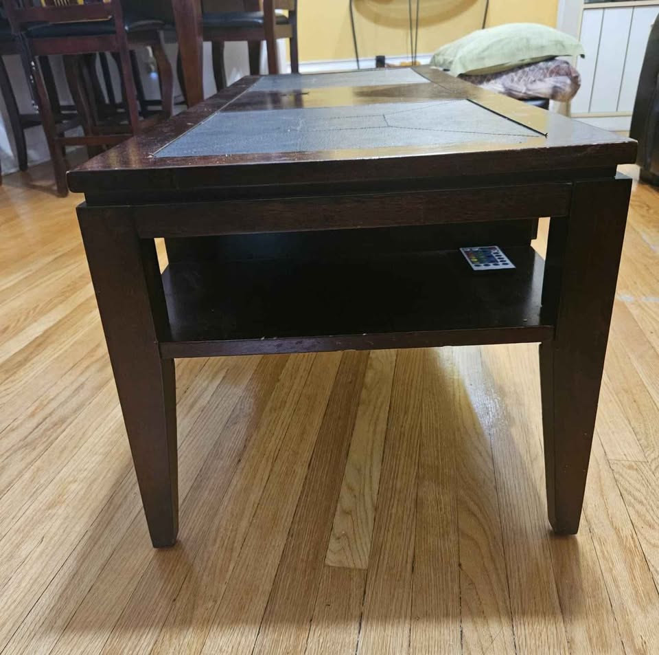 Wood Coffee Table Moving Sale 🧡 - photo 2