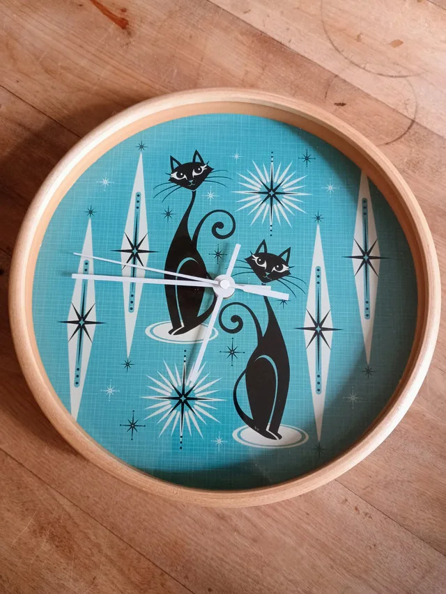 Retro cat print kitchen clock thumbnail