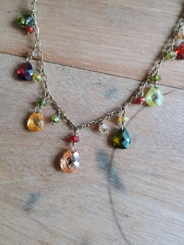Elegant necklace with semiprecious stones