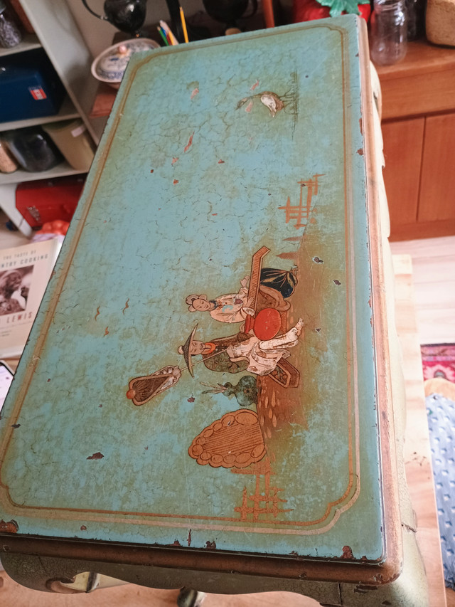 Turquoise painted Chinoiserie shabby chic side table - photo 4