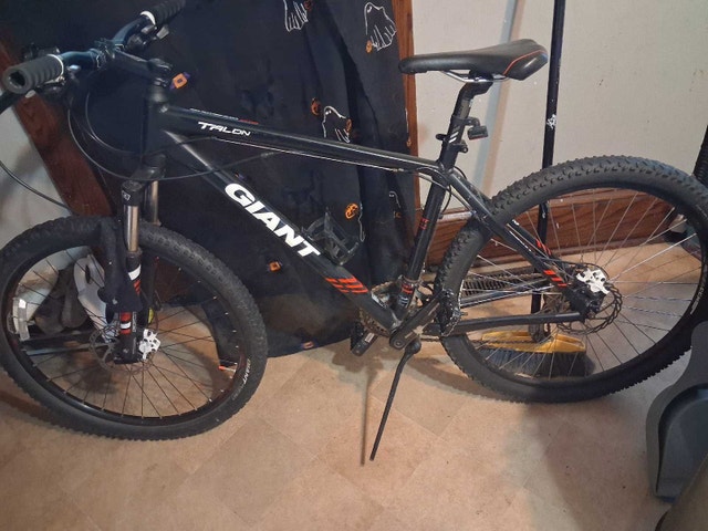 Giant Talon Mountain Bike