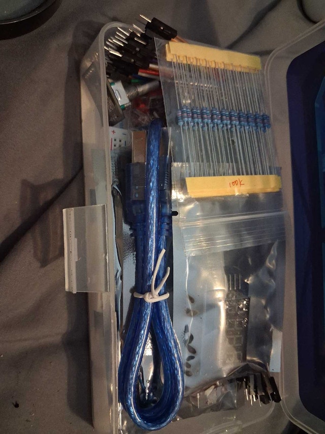 Inventr.io 30 Days Lost In Space Science Electronic Kit - photo 2