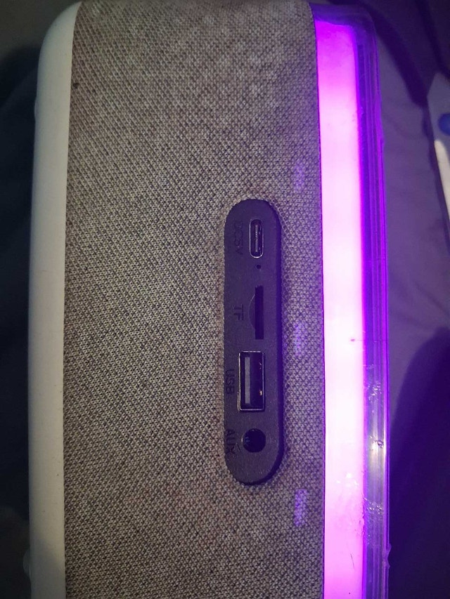 Merkury Bluetooth Alarm Clock with Wireless Charger - photo 3