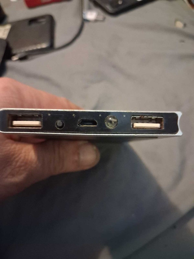 GTech Solar Portable Battery Pack - photo 2