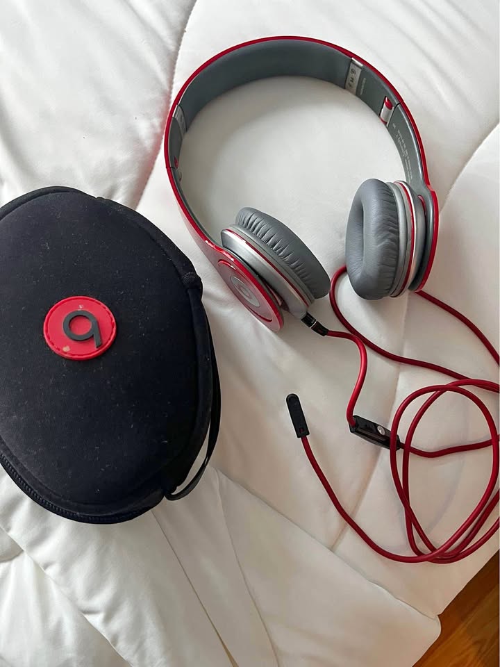 Beats by Dre Solo Red Wired Headphones
