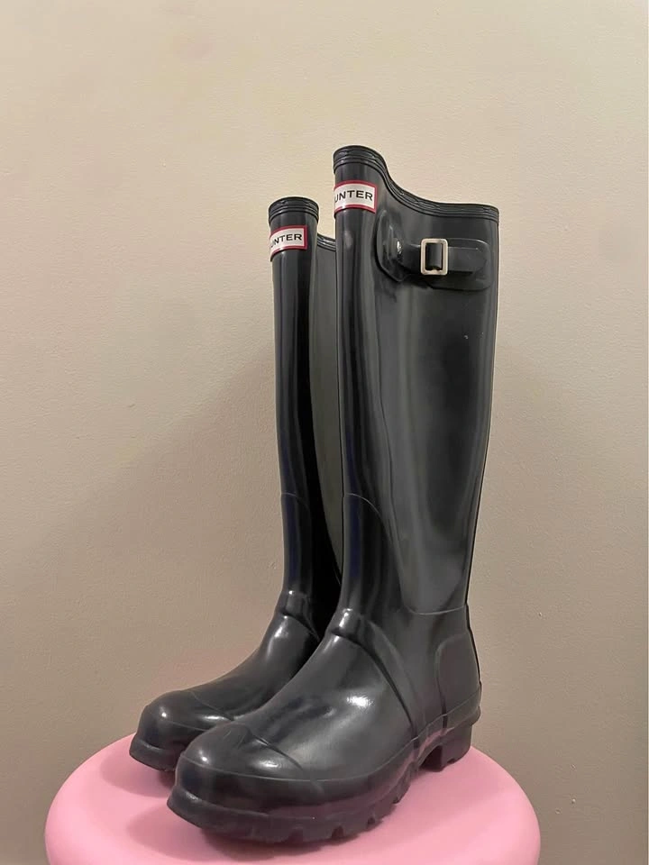 HUNTER Original Tall Gloss Rain Boots – US 6