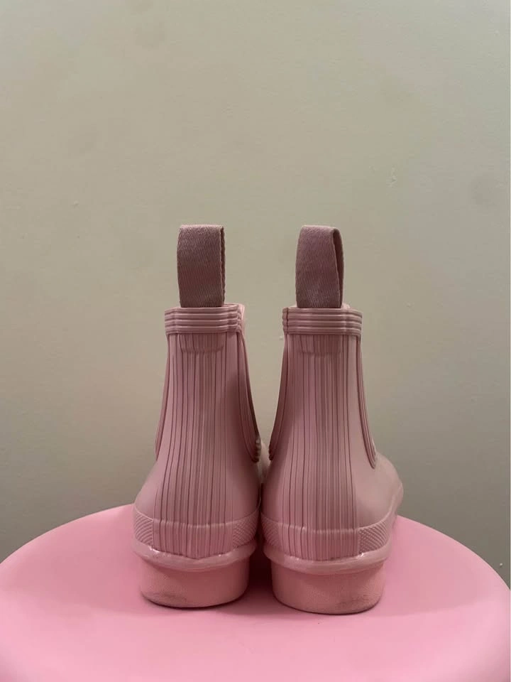 HUNTER Pink Chelsea Rain Boots – US 5 - photo 2