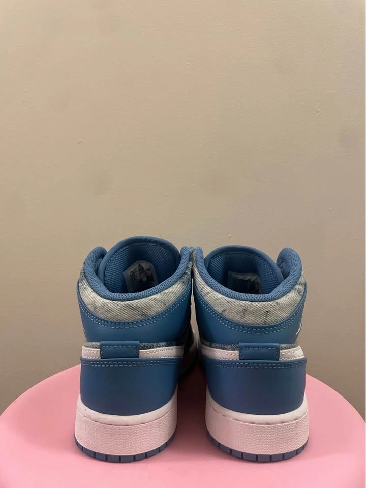 Brand new Nike Air Jordan 1 Mid SE GS Washed Denim US women’s 6 - photo 2