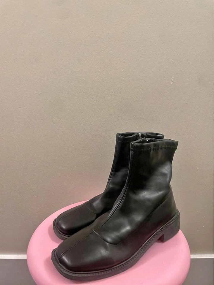 Black Square-Toe Ankle Boots US women’s 6