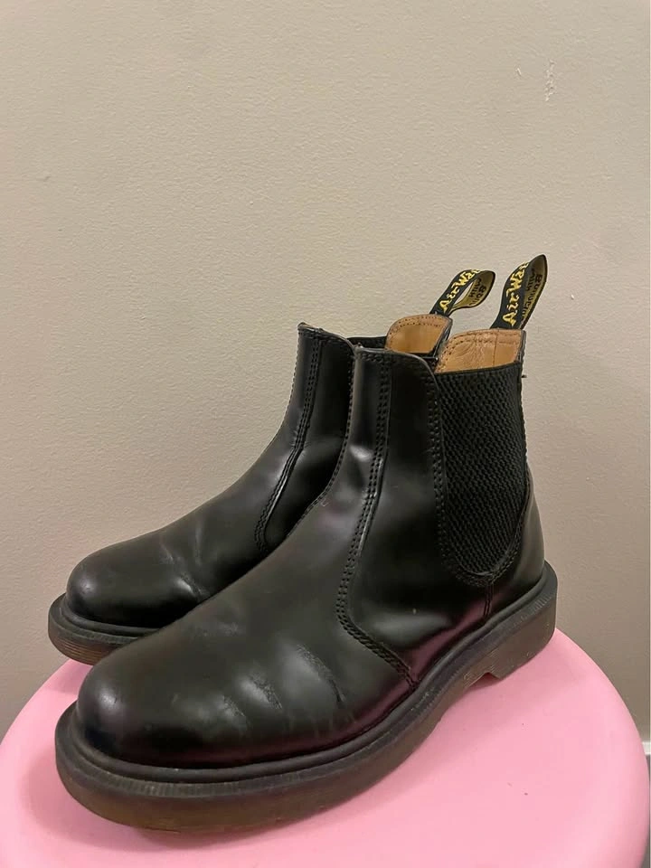 Dr. Martens 2976 Black Chelsea Boots – Women’s US 5 / EU 36