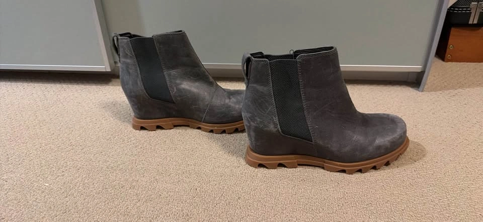 Sorel Joan of Arctic Wedge II Chelsea Boots – Grey / Quarry Leat - photo 3