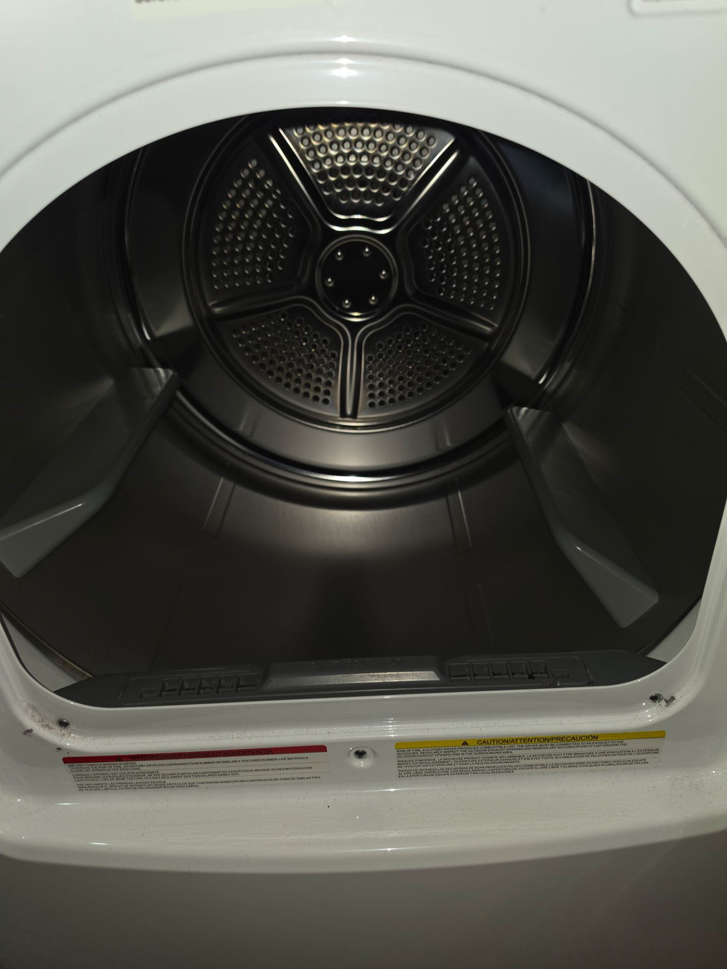 Insignia 6.7 Cu. Ft. Gas Dryer with Sensor Dry - White - photo 5