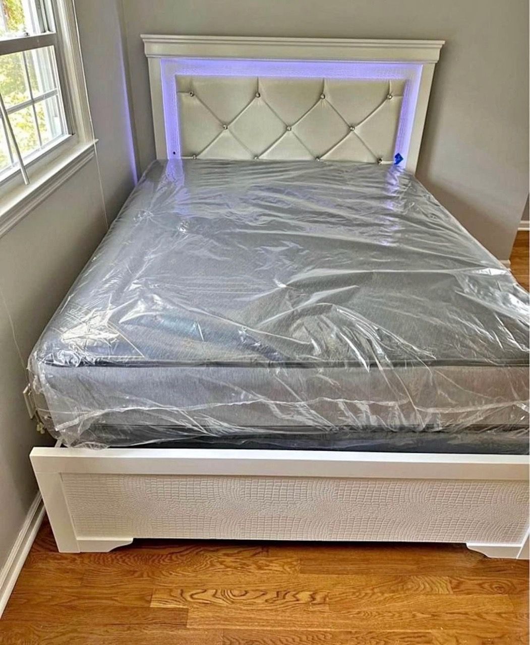 Bed Frame with Tufted Headboard and Mattress - photo 2