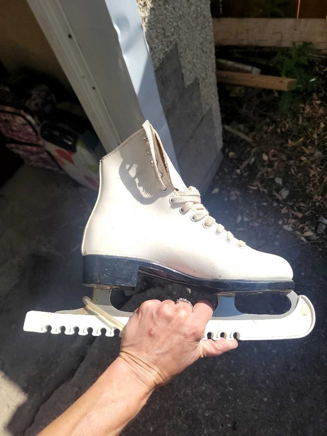 Bauer Ladies Figure Skates Size 8 - photo 3