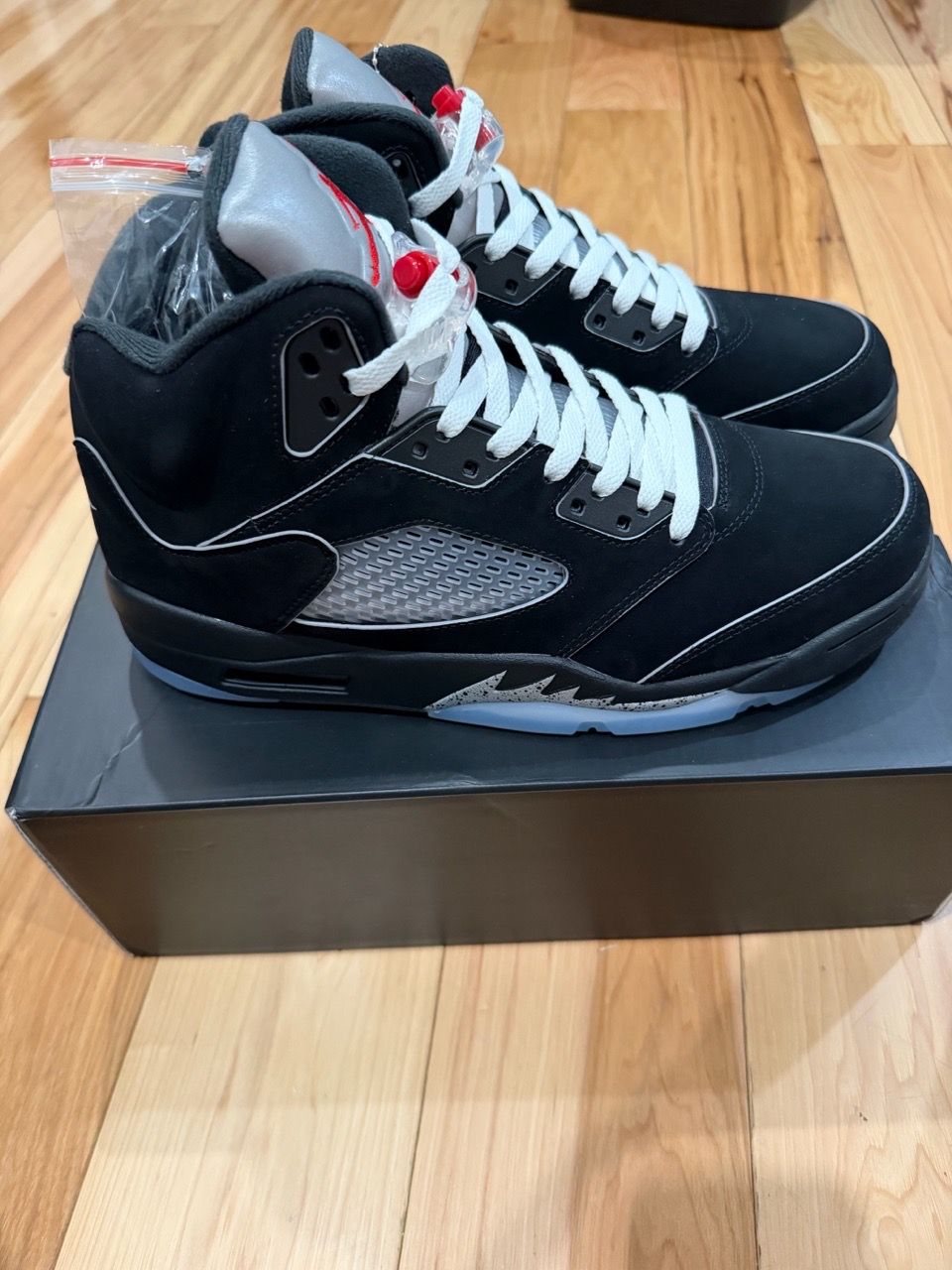 Air Jordan 5 Retro Black Metallic Silver - photo 3
