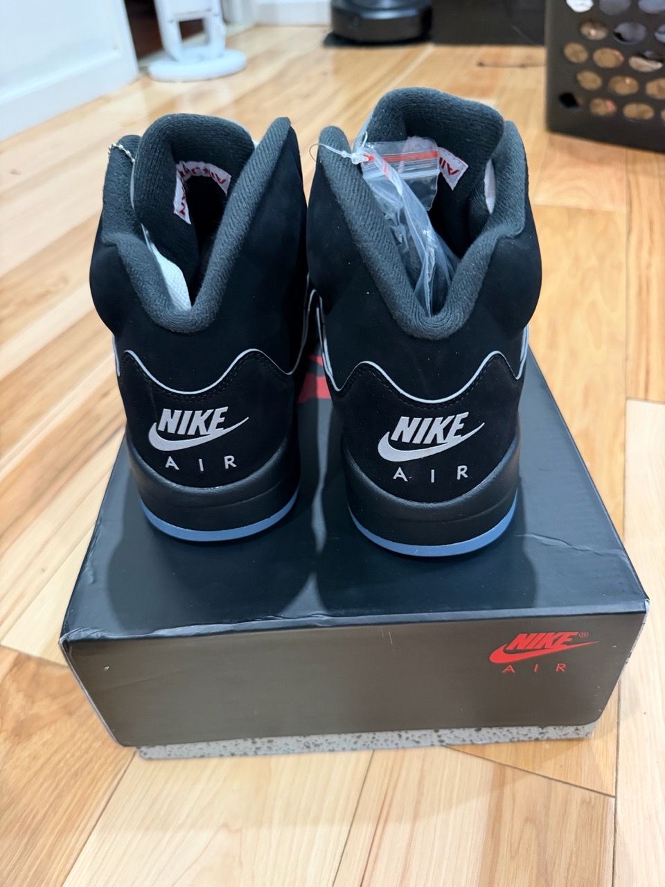 Air Jordan 5 Retro Black Metallic Silver - photo 4