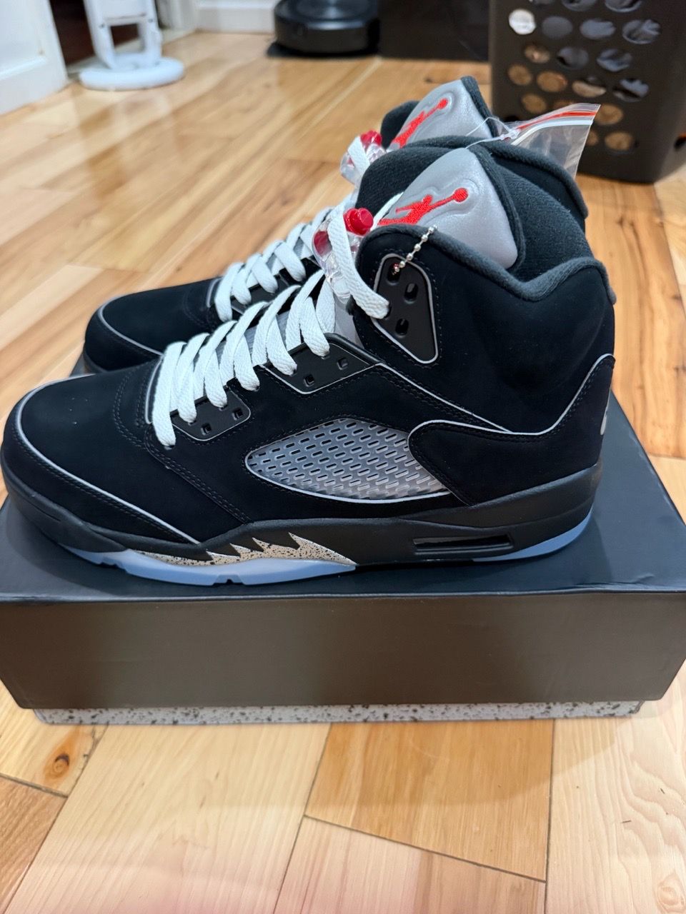 Air Jordan 5 Retro Black Metallic Silver - photo 5
