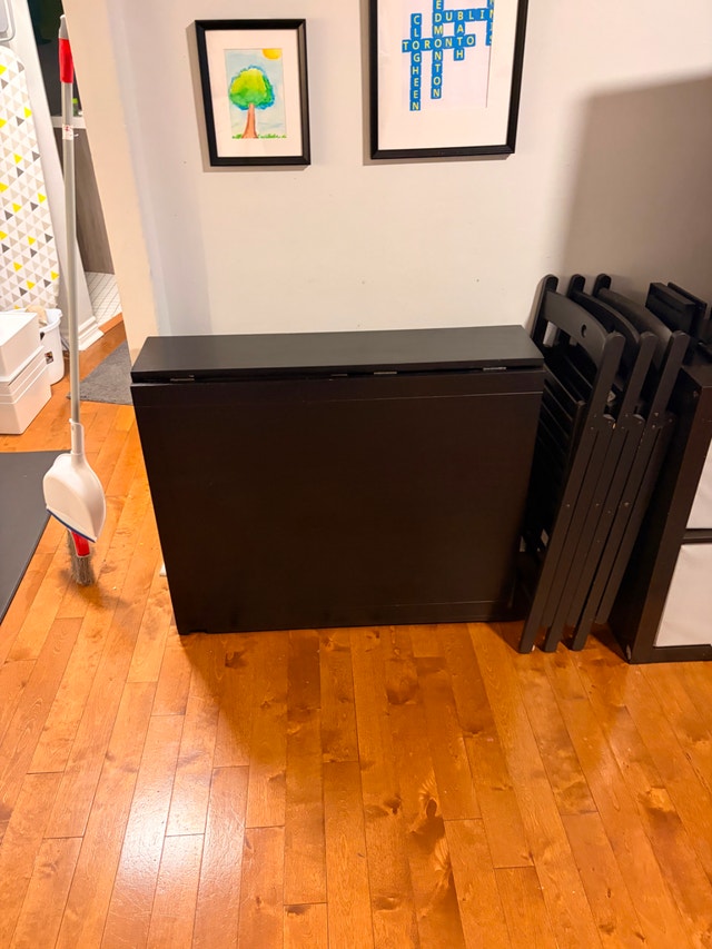 Crate and Barrel Gateleg table - photo 4