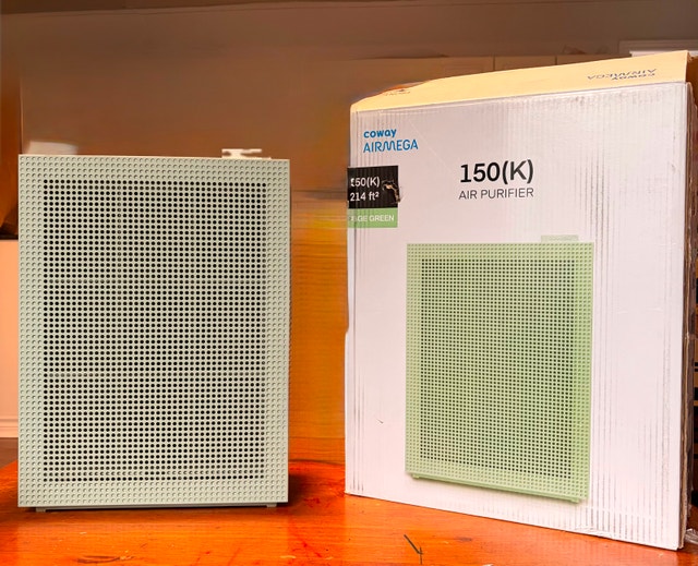 Conway AIRMEGA air purifier (like new)