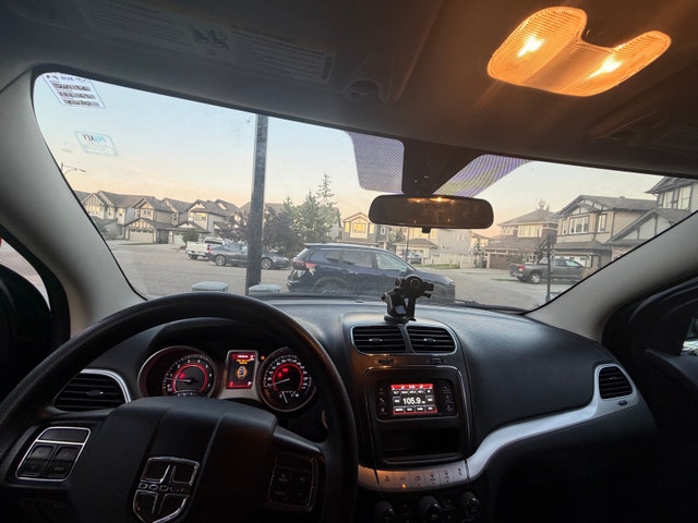 Selling 2013 Dodge Journey - photo 2