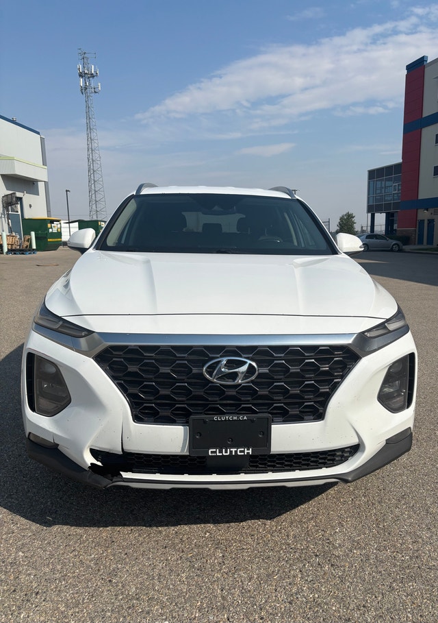 2019 Hyundai Santa Fe Preferred AWD – Low Mileage