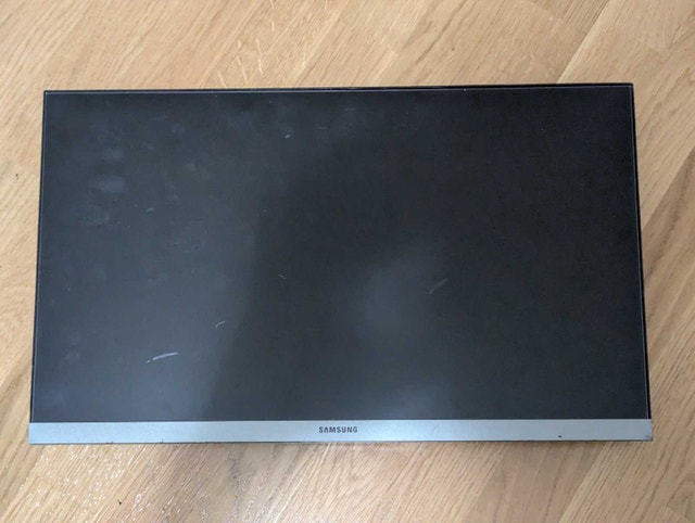 Samsung Monitor 22 inch - As is