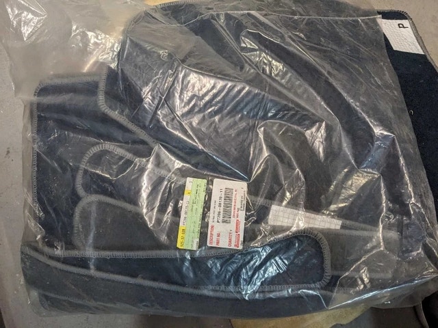 Toyota Sienna 2015-2020 Mats - Brand NEW - photo 3