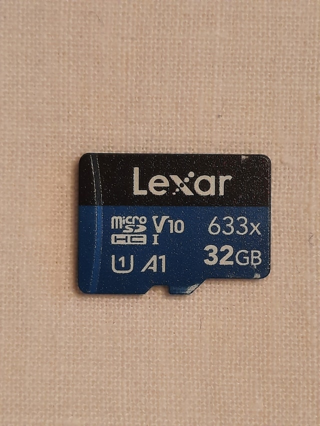 Genuine Lexar 32GB microSD black/blue