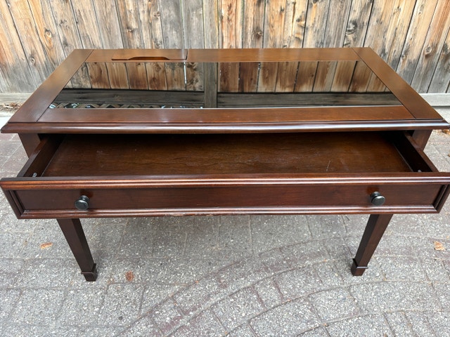 Beautiful and elegant desk - can deliver - photo 5