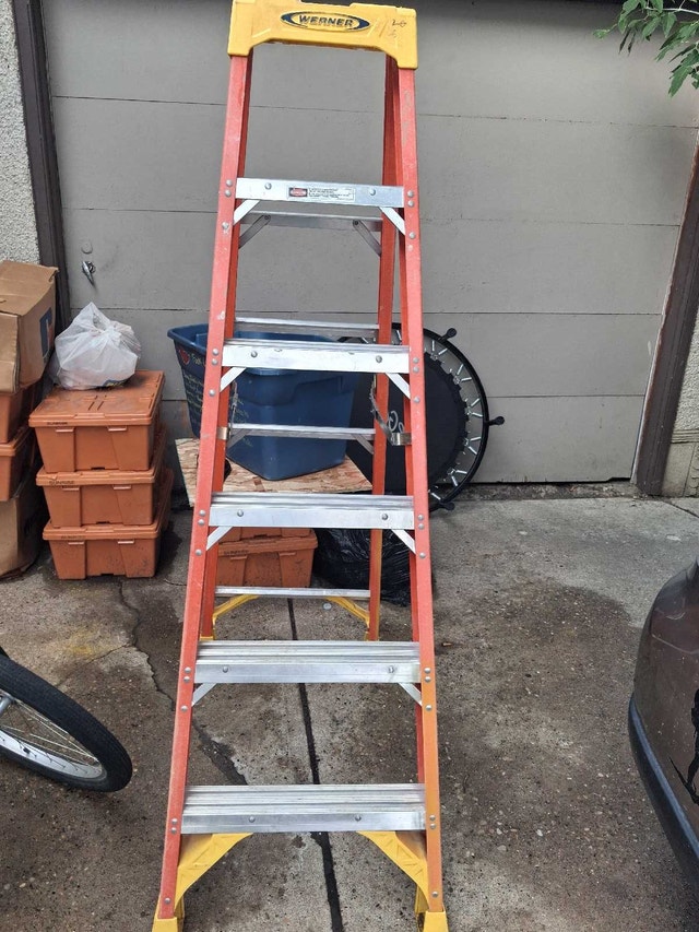 6' Werner fiberglass ladder