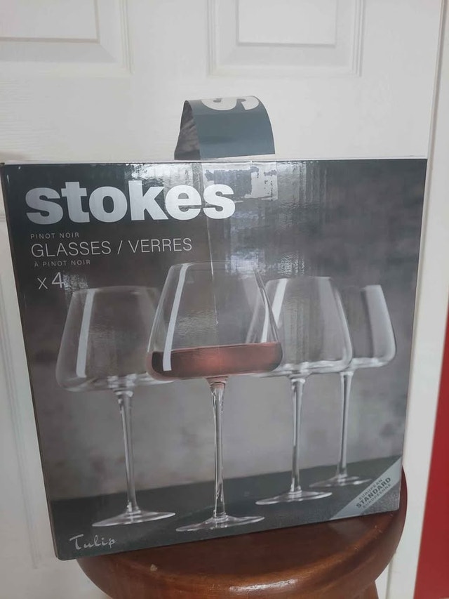 Stokes Wine Glasses 4 Piece Set New - photo 2