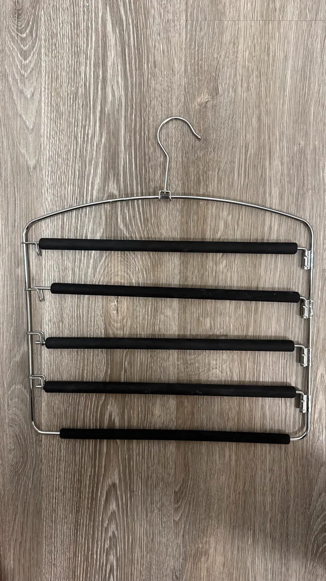 Non Slip Pants Hanger (1 pcs) thumbnail