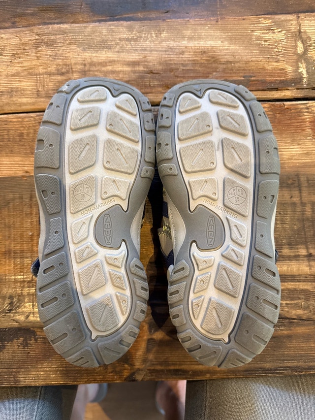 Keen Kids Sandals - Size 5 - photo 4