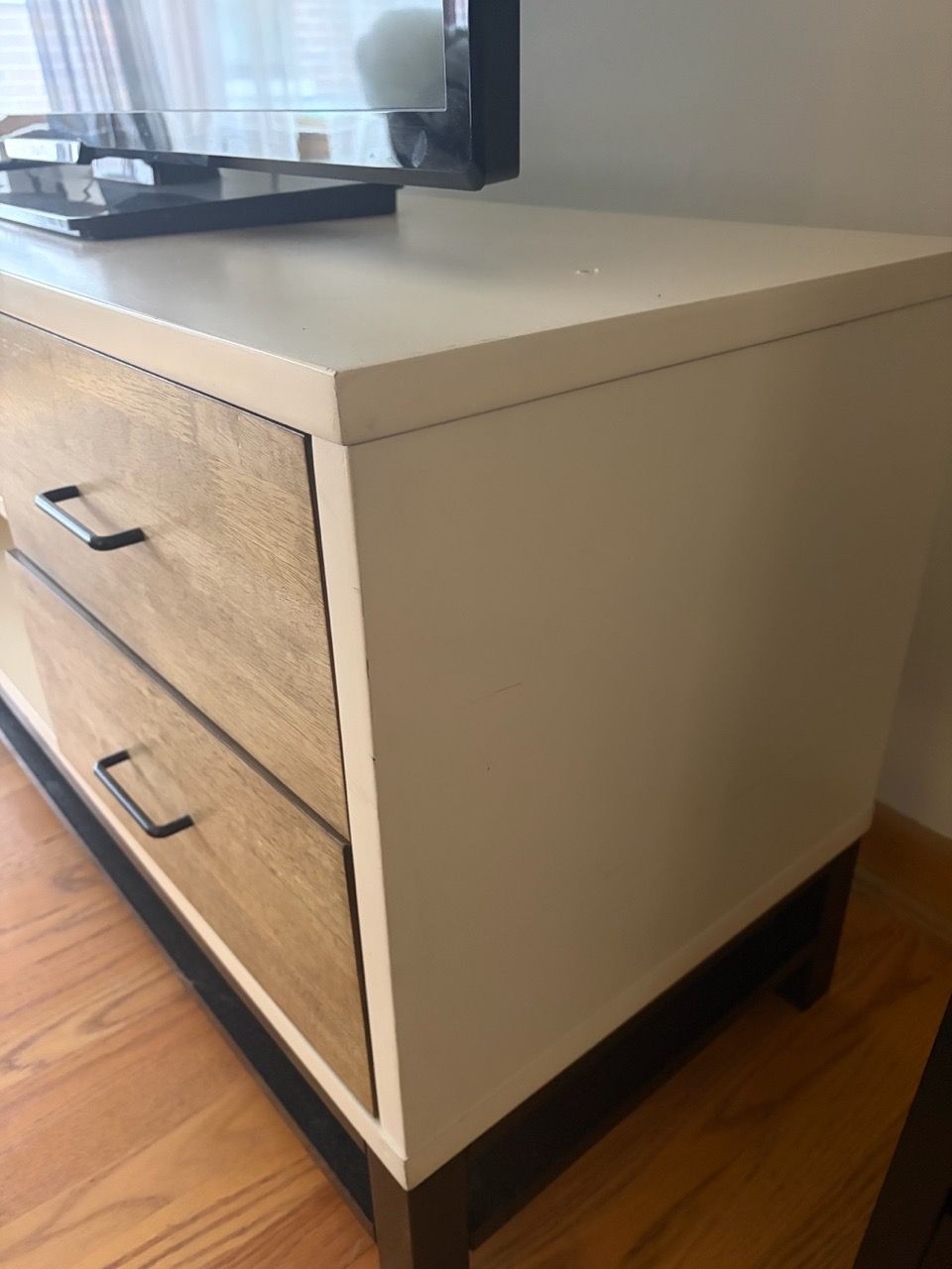 TV stand - photo 3