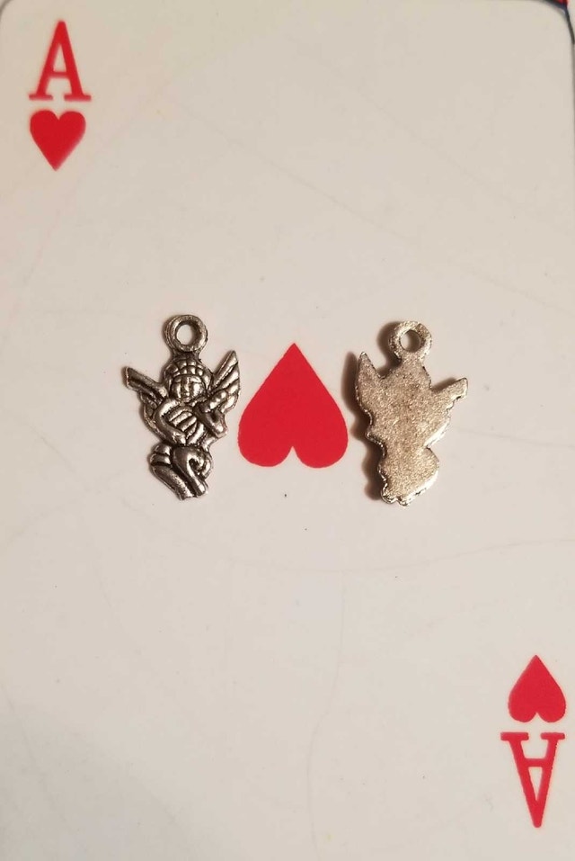 43 winged cherub charms or Pendants - photo 3