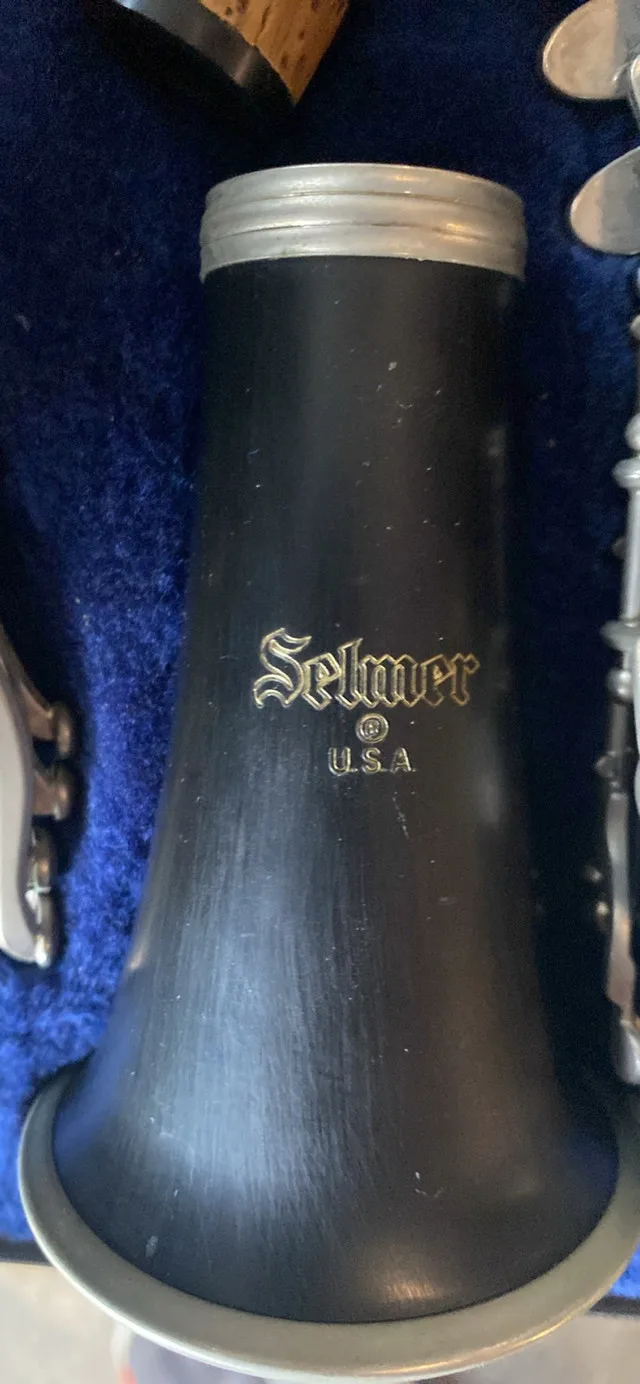 selmer clarinet CL 300 made in USA like new image indicator(2)