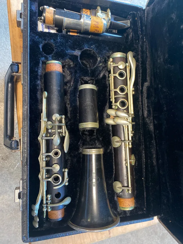 noblet paris france Wood clarinet with case original image indicator(2)