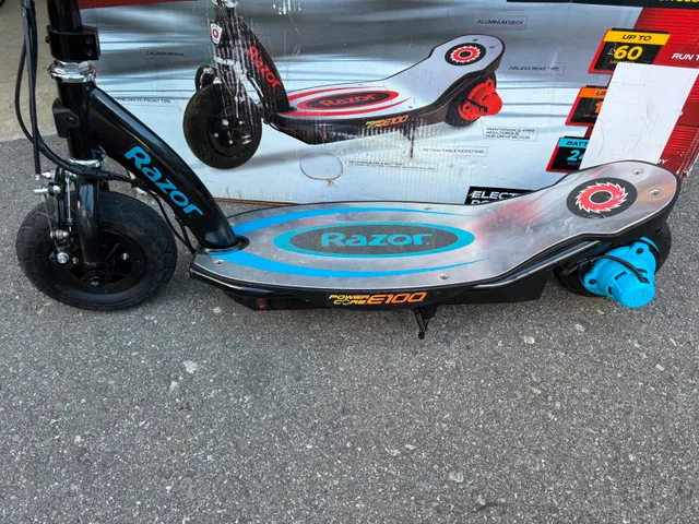 Razor E100 Electric Scooter image indicator(2)