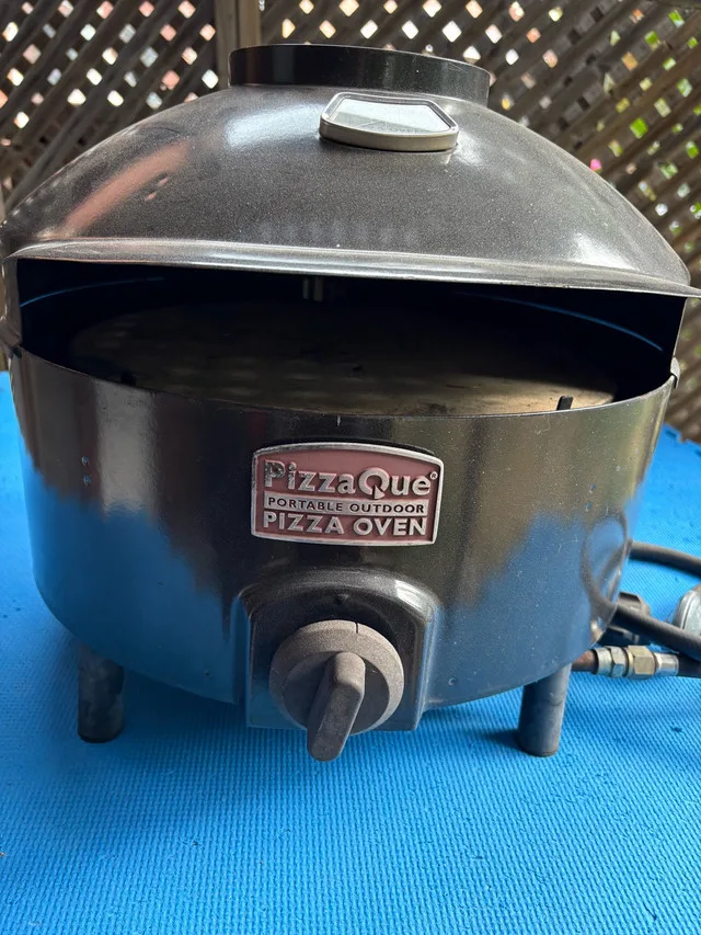 PizzaQue Pizza Oven thumbnail