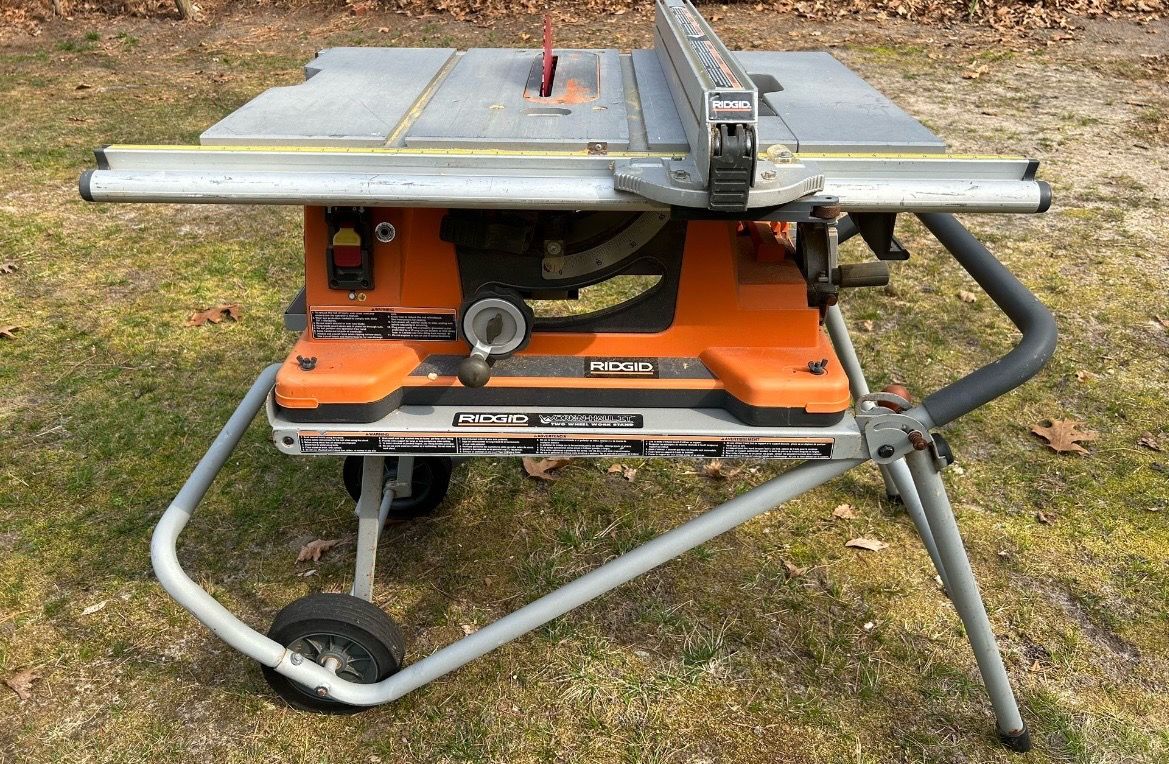 RIDGID Table Saw with Rolling Stand