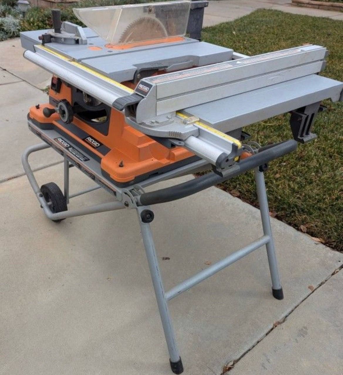 RIDGID Table Saw with Rolling Stand - photo 2